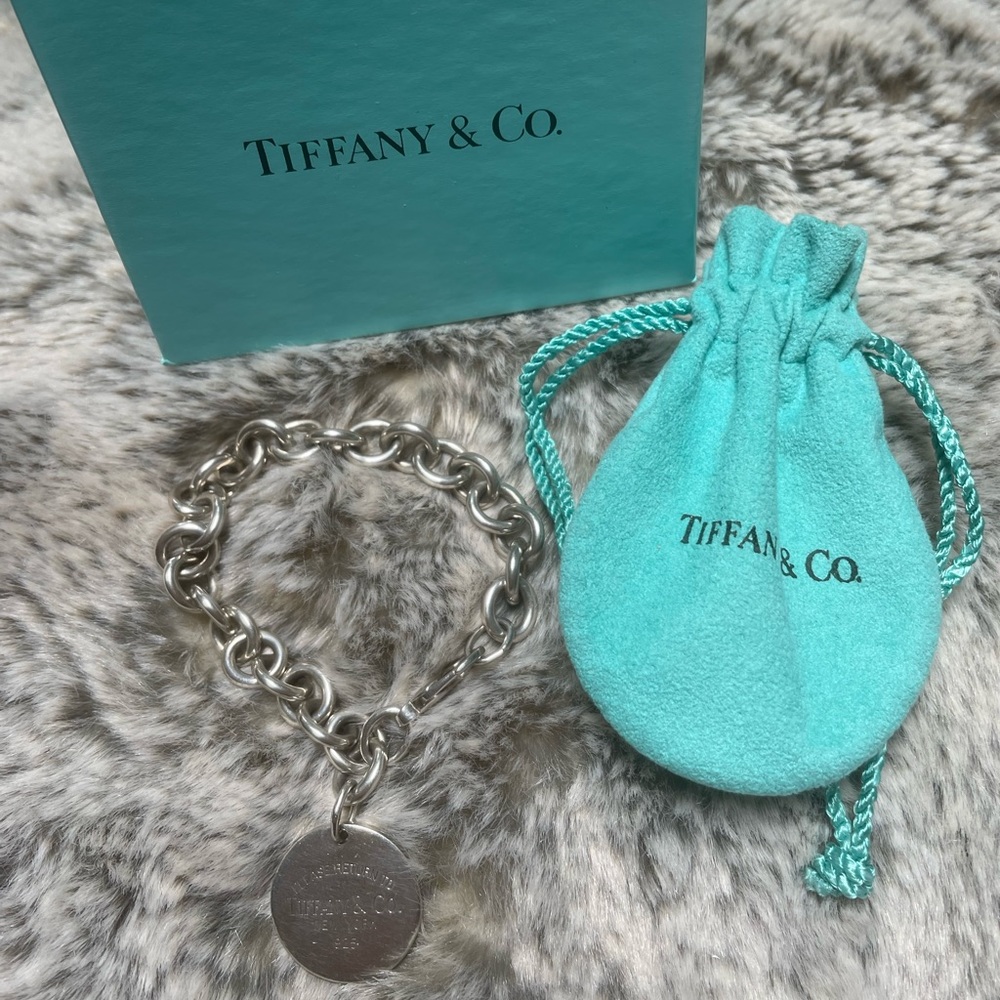 Tiffany & Co.  Bracelet “Please return to Tiffany & Co. New York 925” 7.5 inches